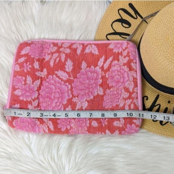 Fair Trade Floral Tablet E-reader Sleeve Wool - Picture 7 of 9